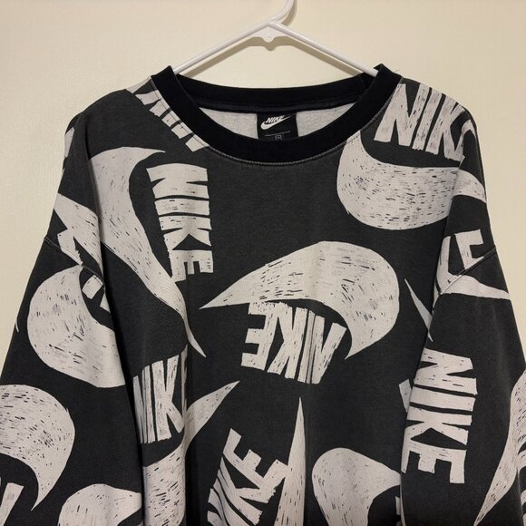 Nike Women's Plus Icon Clash Black/White Fleece Crop Pullover Sweatshirt 3X - Picture 2 of 10
